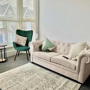 Stunning Flat Close To Apartment Swansea