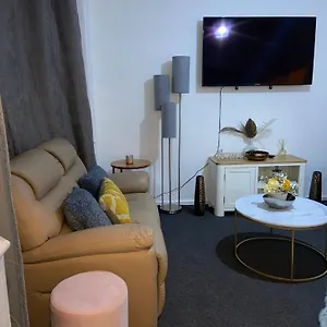 Handsworth - 2 Bedroomed Holiday home Sheffield
